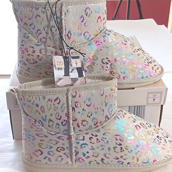 NWT Cute Girl's Cozy Multi-Color Faux Suede Boots Size 7 - Picture 11 of 15
